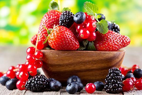 بهترین رژیم برای بواسیر مصرف میوه های قرمز حاوی آنتی اکسیدان