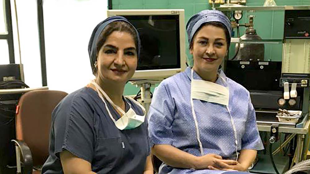 متخصص جراحی عمومی زن و کادر جراحی خانم